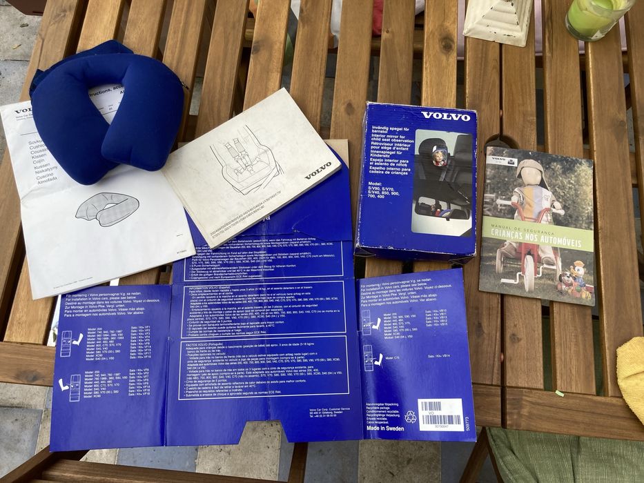 Cadeira de criança + espelho e almofada da marca Volvo