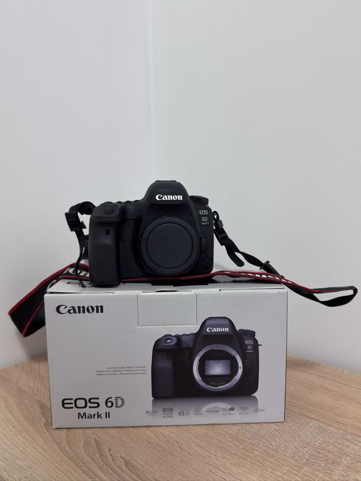Продам Canon EOS 6D Mark II у відмінному стані