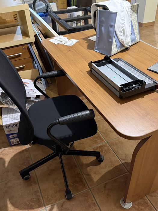 Vários móveis e decoração