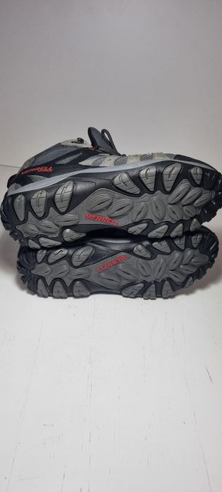 Merrell 42.          .