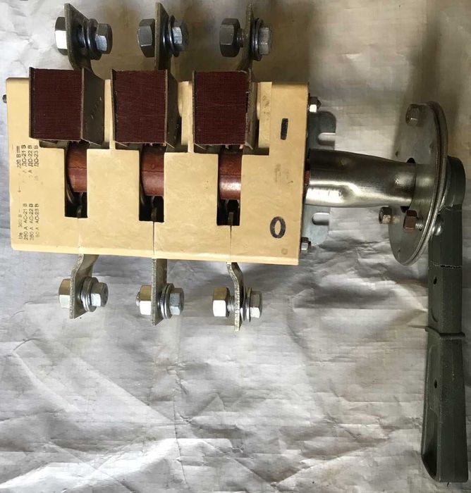 Рубильник ВР 32-35 250А