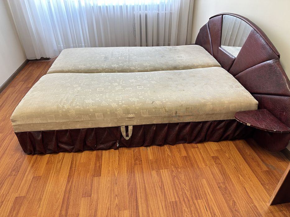 Ліжко для спальні