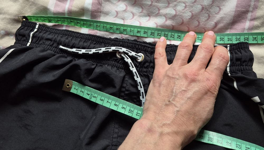Czarne kąpielówki H&M S