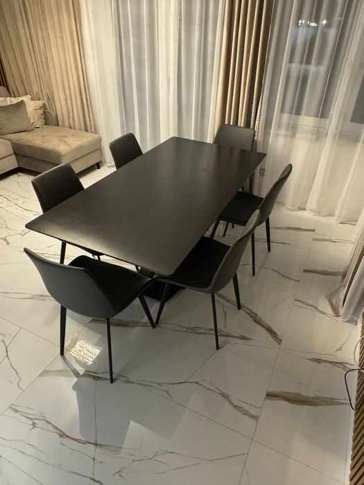 Nowoczesny zestaw jadalniany – stół z kamiennym blatem+ 6 krzeseł