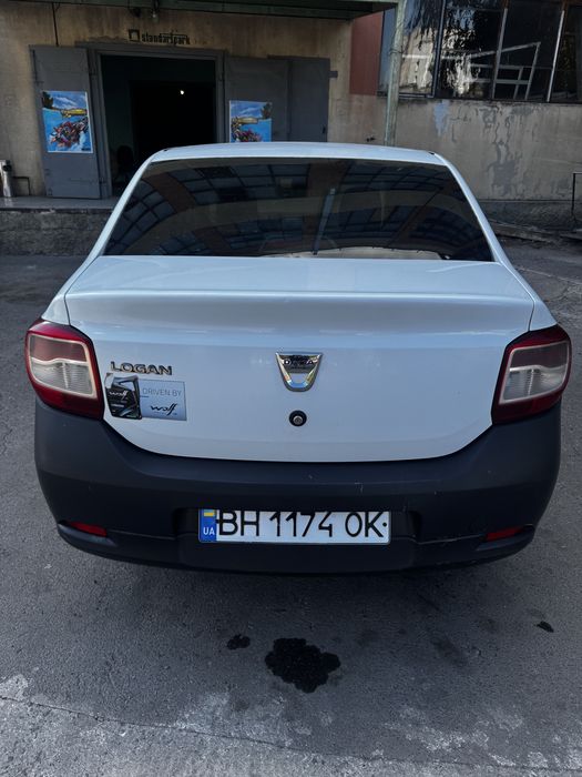 Dacia Logan 2016 год 1.6 Газ-бензин Оформление !
