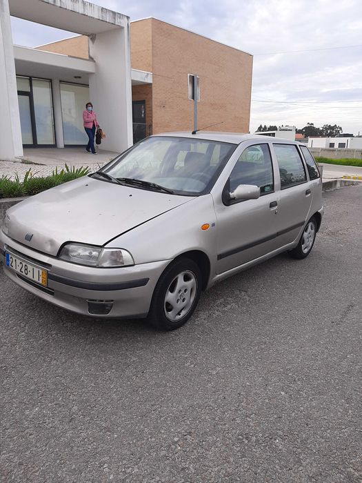 Vende-se um carro Fiat Punto