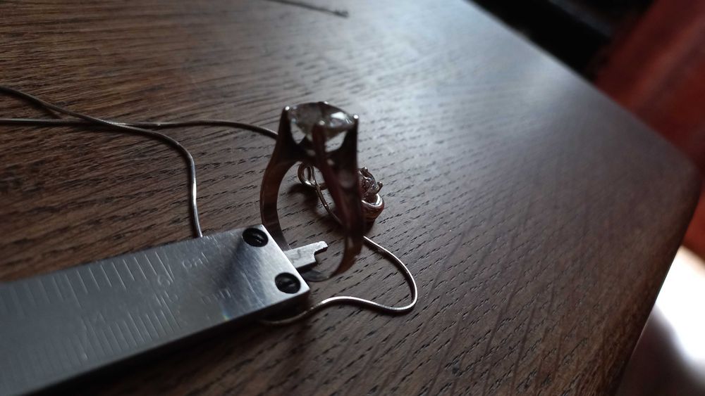 Sprzedam srebrny zestaw łańcuszek z zawieszką i duży pierścionek pr925