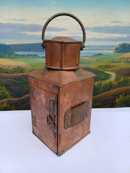 Stara lampa okrętowa