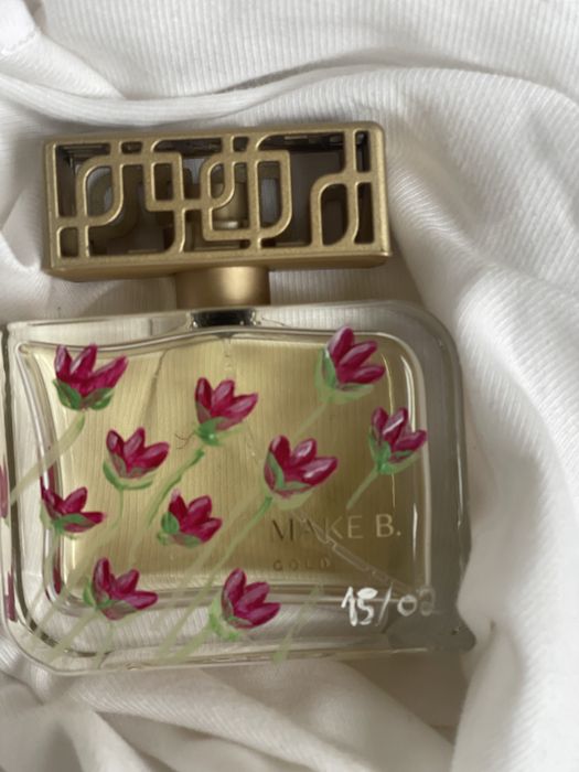 Frasco de perfume pintado à mão – presente elegante e personalizado