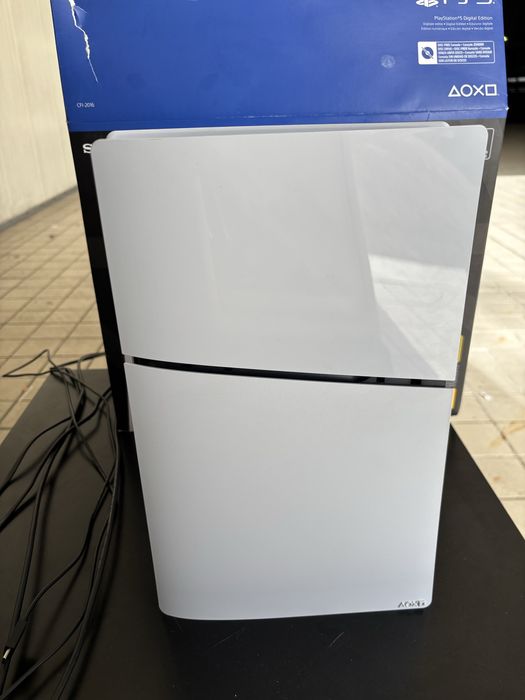 PS5 Slim 1TB Pouco uso