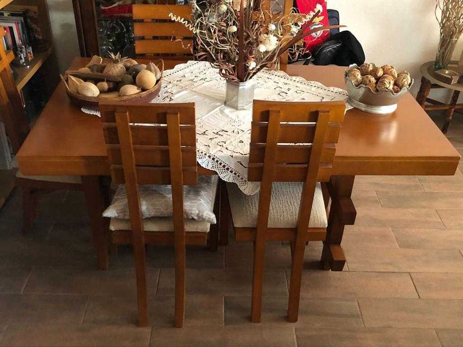 Moveis de madeira maciça, mesa com cadeiras mais móvel para a sala