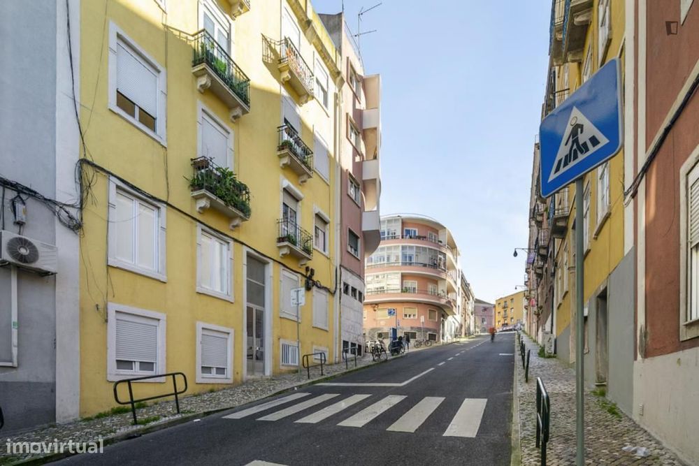 Quarto - localizado em Penha de França Lisbon