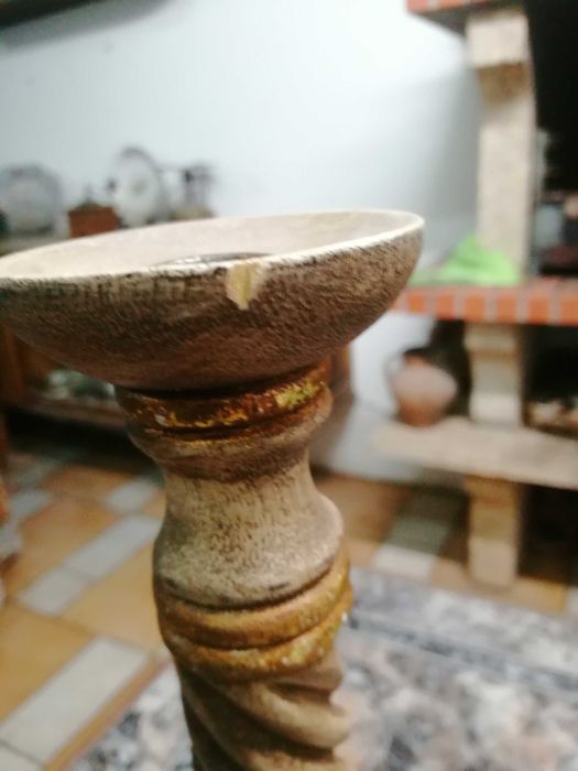 conj 2 castiçais vintage em madeira , ver fotos