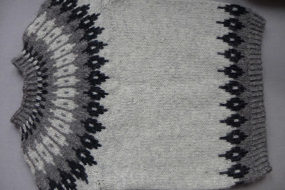 GRUBY wełniany sweter islandzki lopapeysa rękodzieło wzór norway S 36