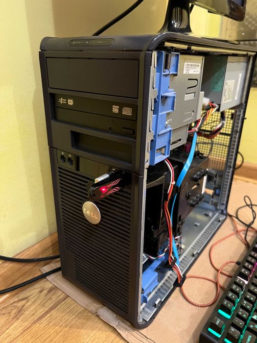 Комп'ютер Dell OptiPlex GX620 MT Intel Pentium D 820 / GeForce GT 210 / 305W