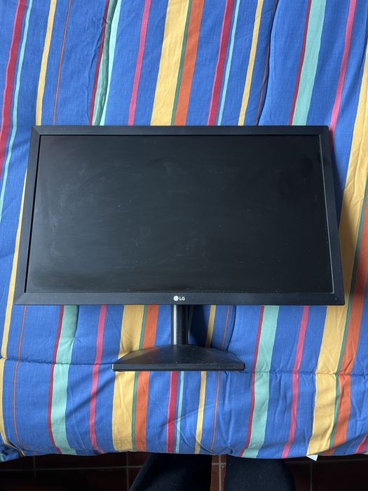 Monitor LG 22” Full HD HDMI + VGA – Excelente estado