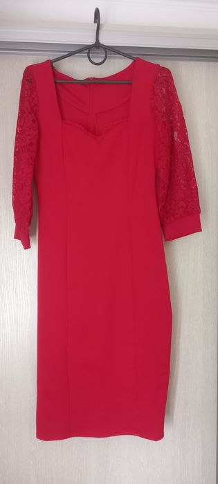 Сукня нарядна червона