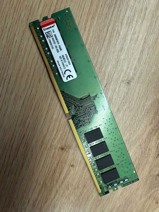 KLLISRE DDR4 3200MHz 16Gb (1x16Gb) + Kingston DDR4 2666MHz 8Gb (1x8Gb)