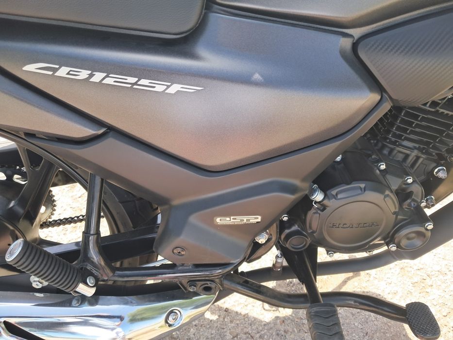 Honda CB125F de 2025