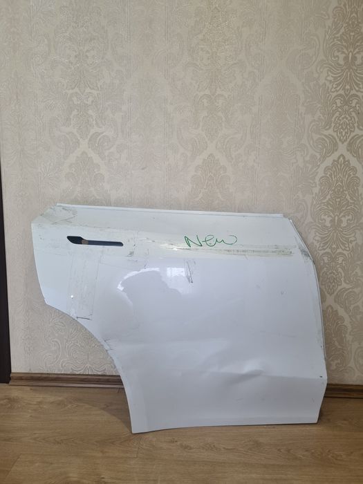 Двері  Tesla Y права сторона