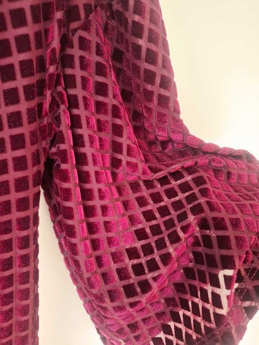 Vestido midi Zara em veludo bordeaux tamanho S/M como novo