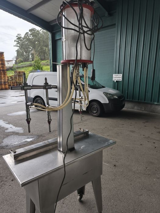 Máquina de vácuo semi automatica para engarrafamento de vinho