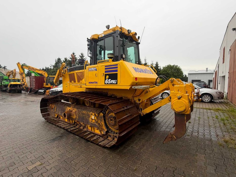 Wynajem spycharka Komatsu D65PXi-18 22 tony