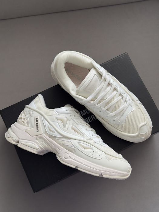 38-45 RAF SIMONS Pharaxus White Beige