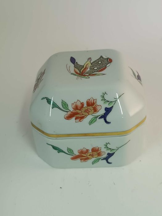 Caixa em porcelana da Vista Alegre motivo Samatra