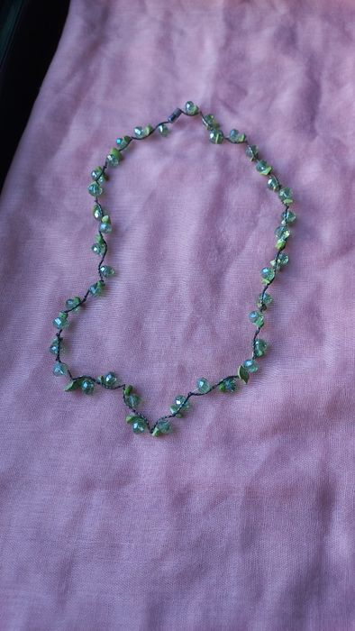 Colar pedras verde claro