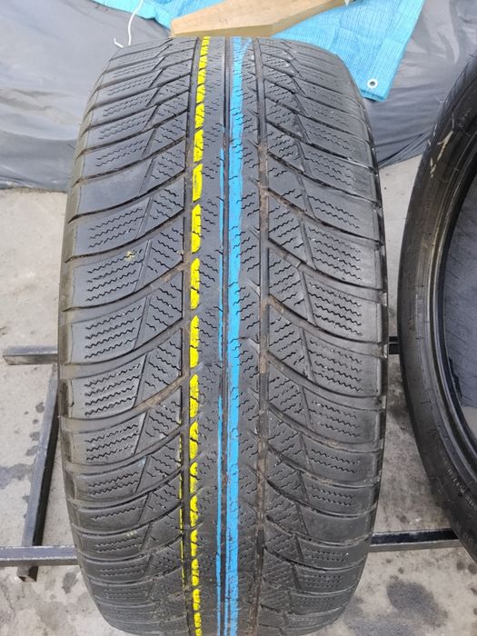 одна зимова шина Bridgestone 225/45/18