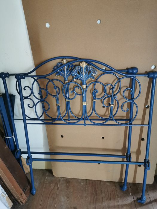 Cama ferro forjado muito antiga solteiro