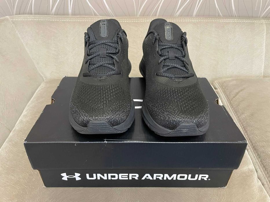 Кросівки Under Armour Turbulence ОРИГІНАЛ розмір 46EUR або 30 см