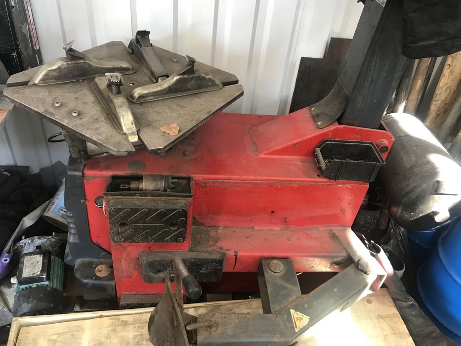 шиномонтажный станок