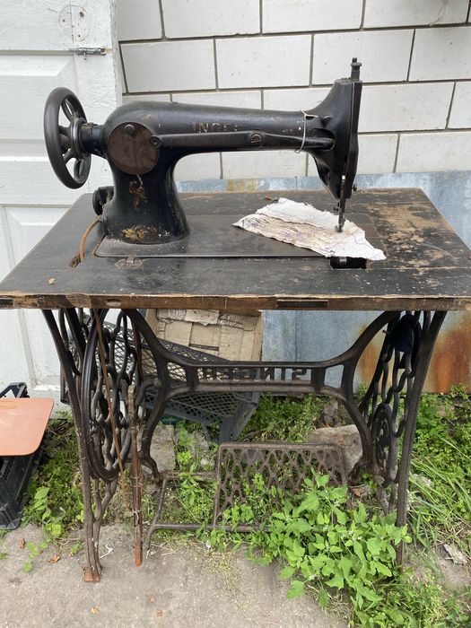 Швейна машинка zinger