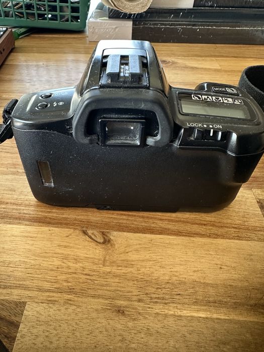 Aparat Minolta Dynax 303 si lustrzanka analogowa