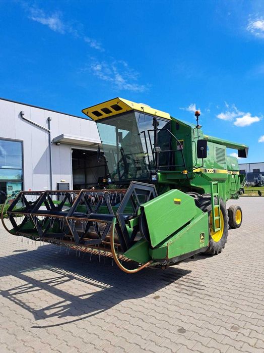 Kombajn JOHN DEERE 1055