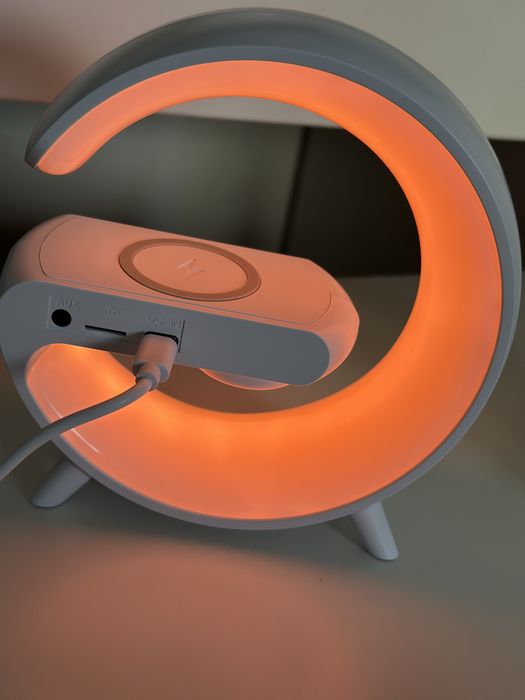 Despertador Multifunções com Luz e Carregamento Sem Fios