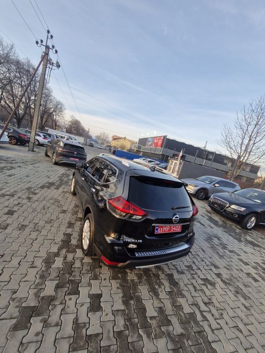 Nissan Rogue SV 4×4