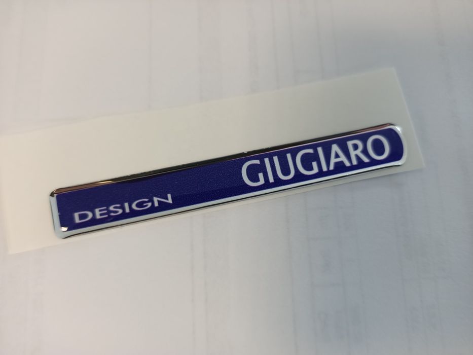 Emblemat znaczek logo napis Design Giugiaro Alfa Romeo Fiat