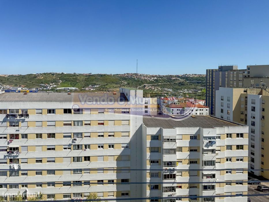 Apartamento T3 em Loures (LXLR042)