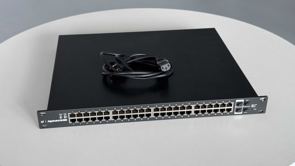Switch Ubiquiti (ES-48-500W) - 48 portas Gigabit
