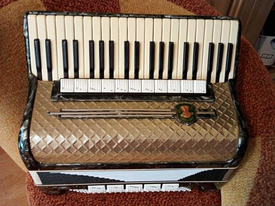 Akordeon Weltmeister 120b