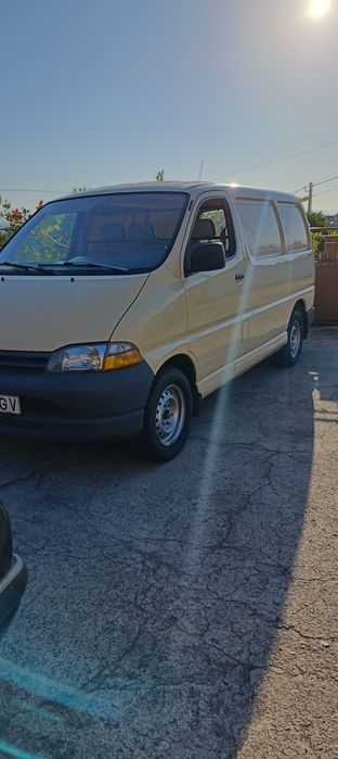 Toyota HiAce 2.4