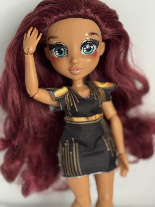 Lalka typu barbie zuru