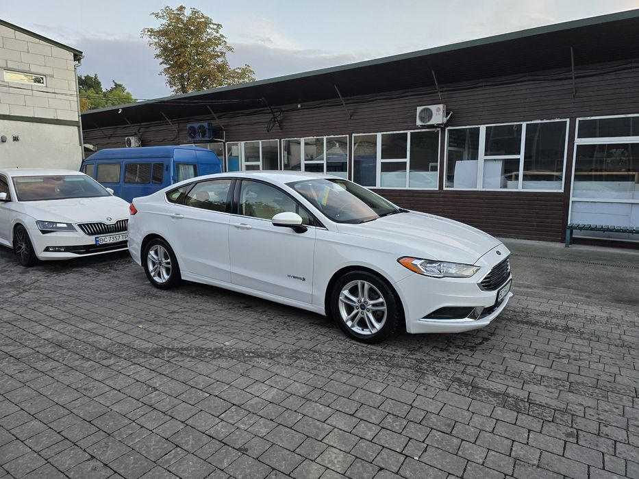 Оренда авто Ford Fusion hybrid