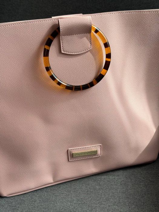 Жіноча сумка Vince Camuto