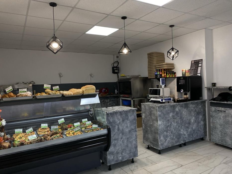 Продається холодильна вітрина 1,6 м , до 8 град