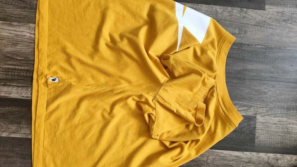 świetny t-shirt NIKE w idealnym stanie