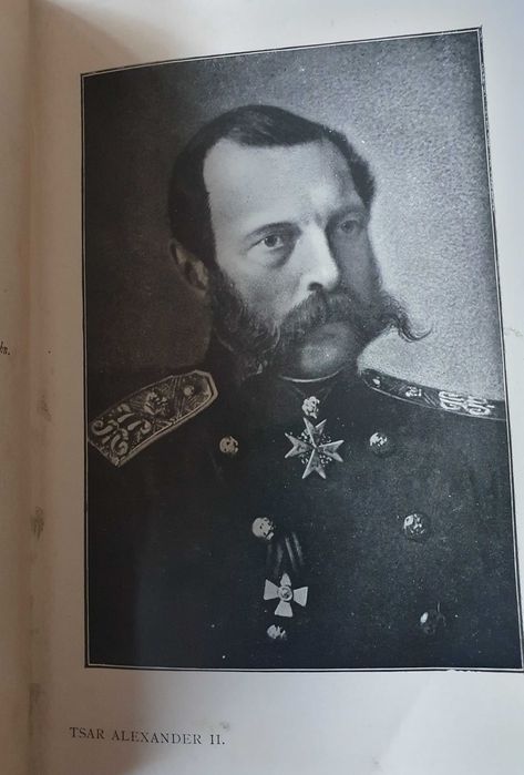 Livro antigo Russia Under Three Tsars - Séc. XIX